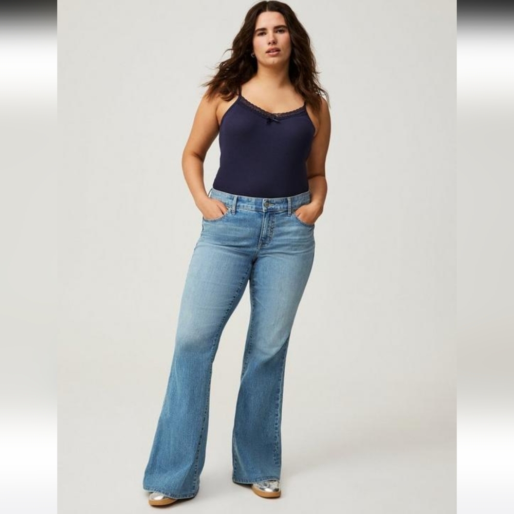 NWT Torrid Perfect Mid Rise Flared Jeans